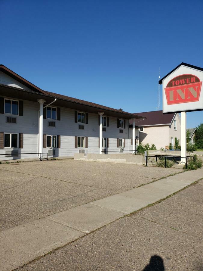 Tower Inn Estevan Buitenkant foto