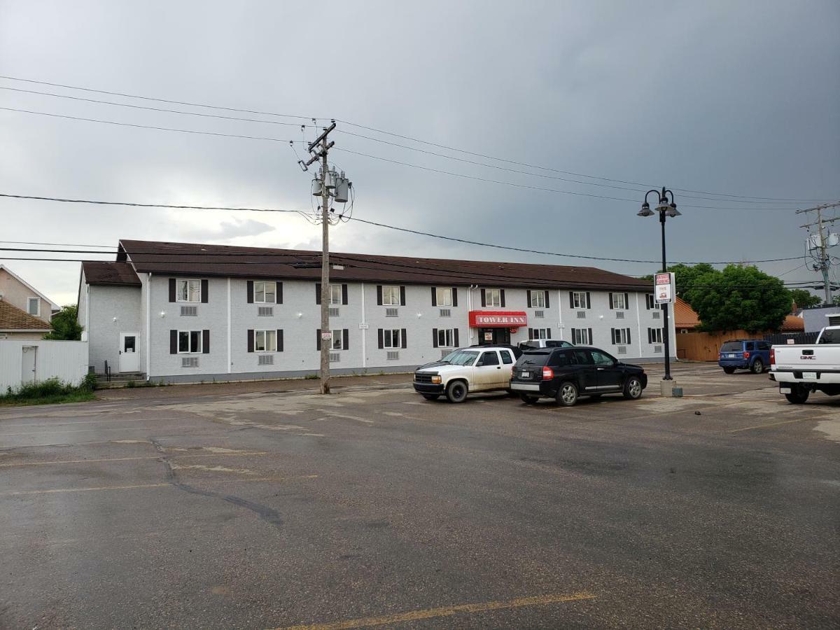 Tower Inn Estevan Buitenkant foto